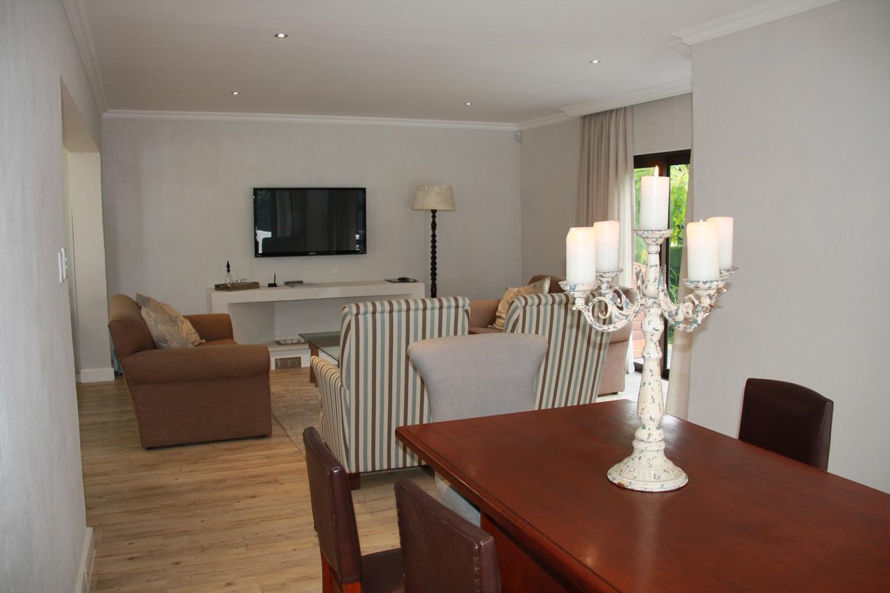 Supertubes Guesthouse Jeffreys Bay Exteriör bild